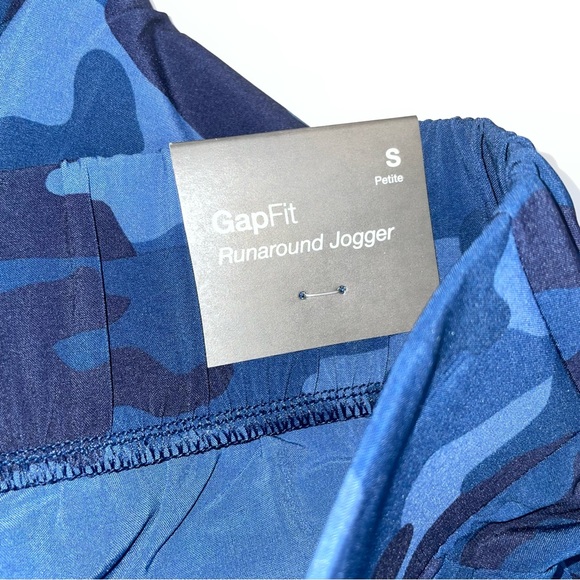 Gap Fit Blue Camo Runaround Jogger - Picture 9 of 11